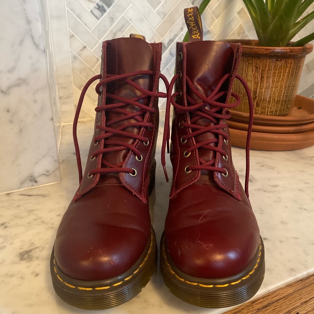 Dr Martens 1460s classic combat boot